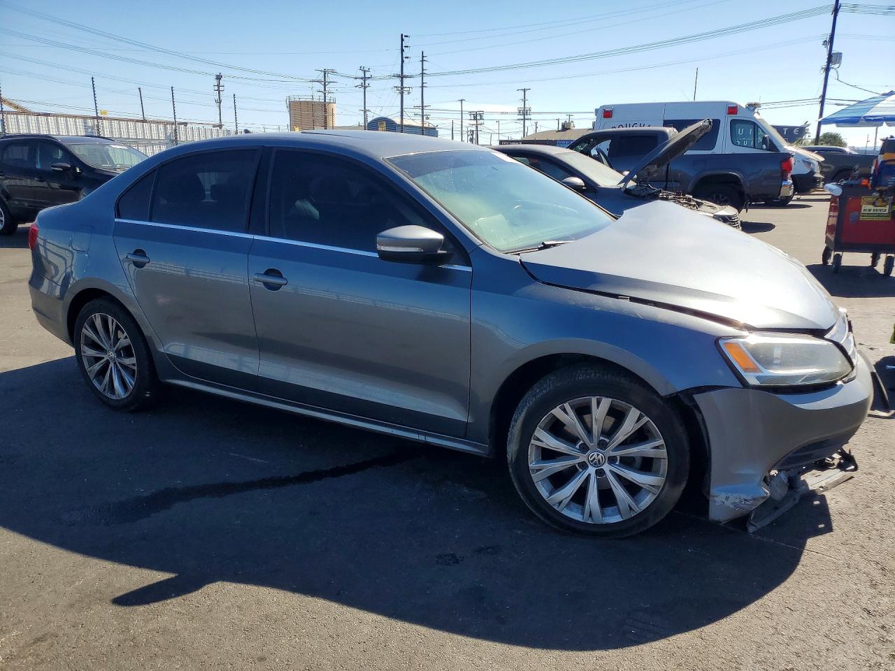 3VWD17AJ2FM323077 · 2015 VOLKSWAGEN JETTA · 4/12