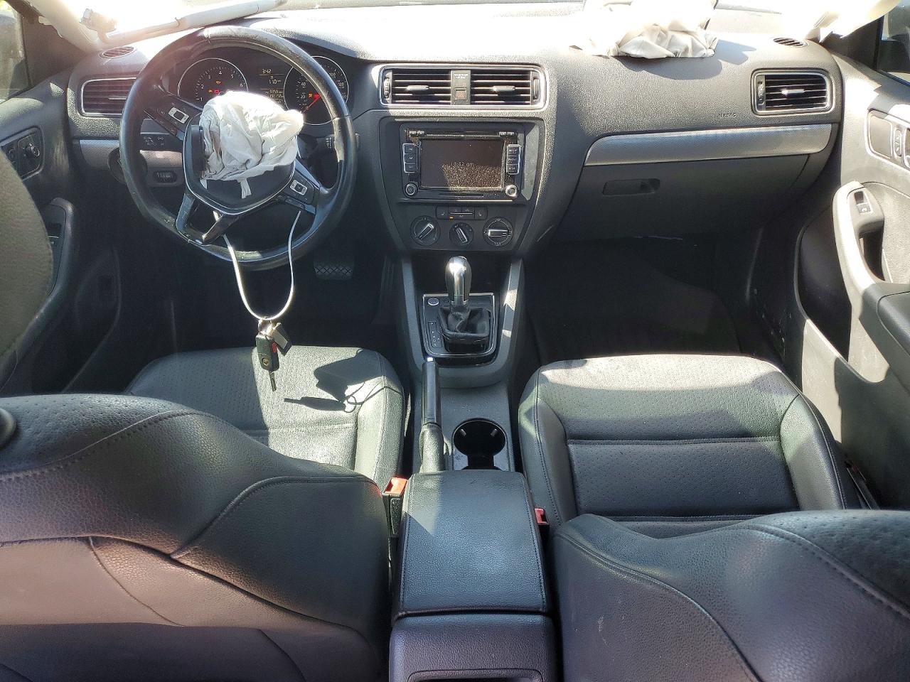 3VWD17AJ2FM323077 · 2015 VOLKSWAGEN JETTA · 8/12