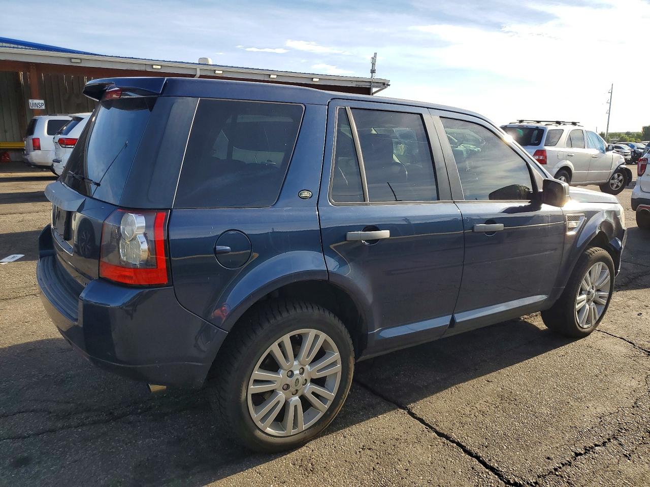 SALFR2BN8AH173720 · 2010 LAND ROVER LR2 · 3/13