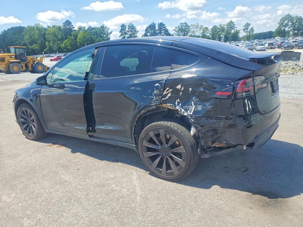 7SAXCBE66PF376439 · 2023 TESLA MODEL X · 2/13