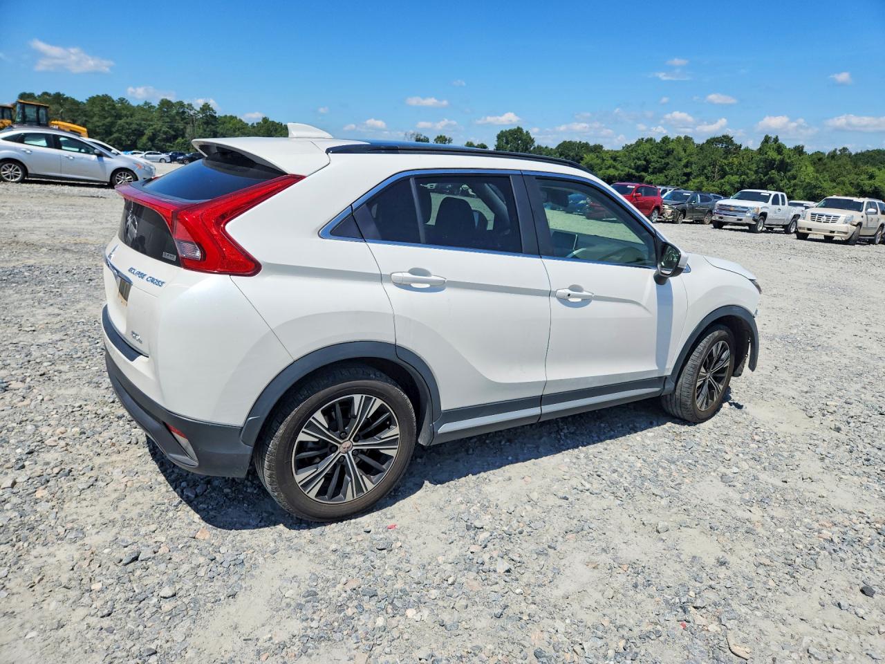 JA4AT5AA2JZ042340 · 2018 MITSUBISHI ECLIPSE CROSS · 3/14