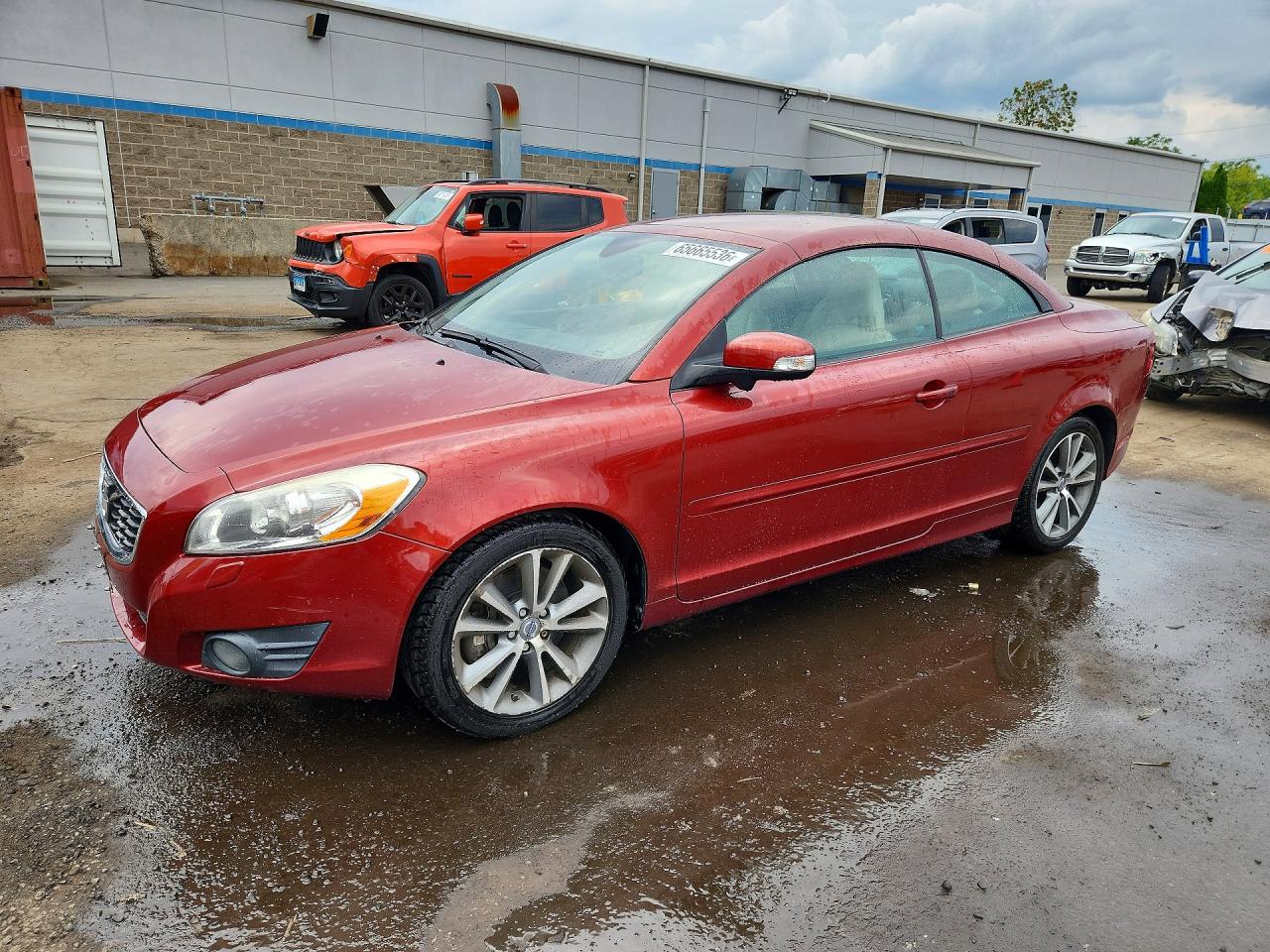 YV1672MC7CJ126256 · 2012 VOLVO C70