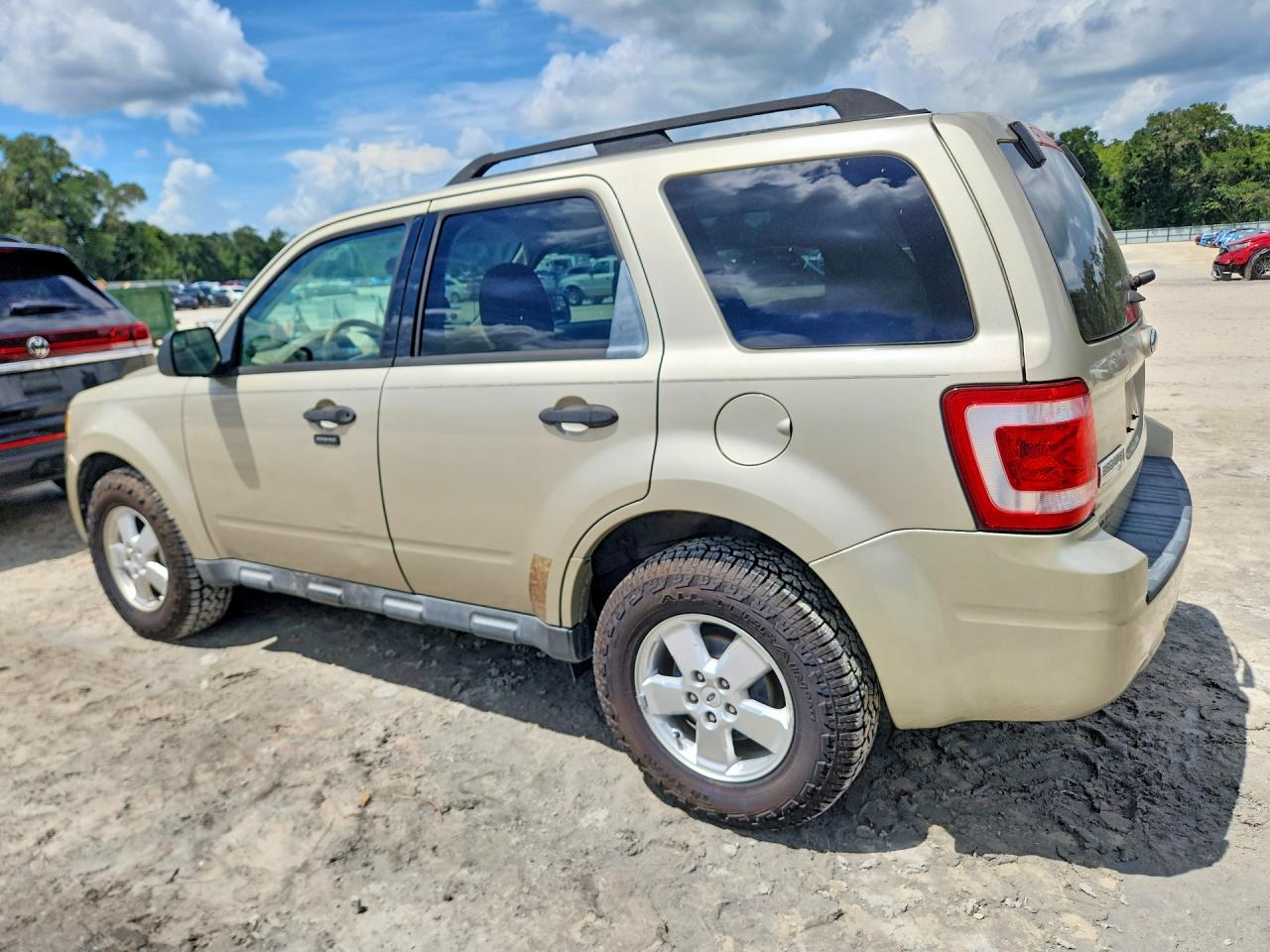 1FMCU0D77CKA41870 · 2012 FORD ESCAPE · 2/13