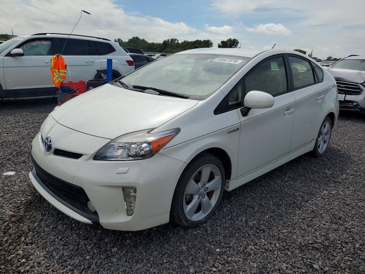 JTDKN3DU5F0451636 · 2015 TOYOTA PRIUS