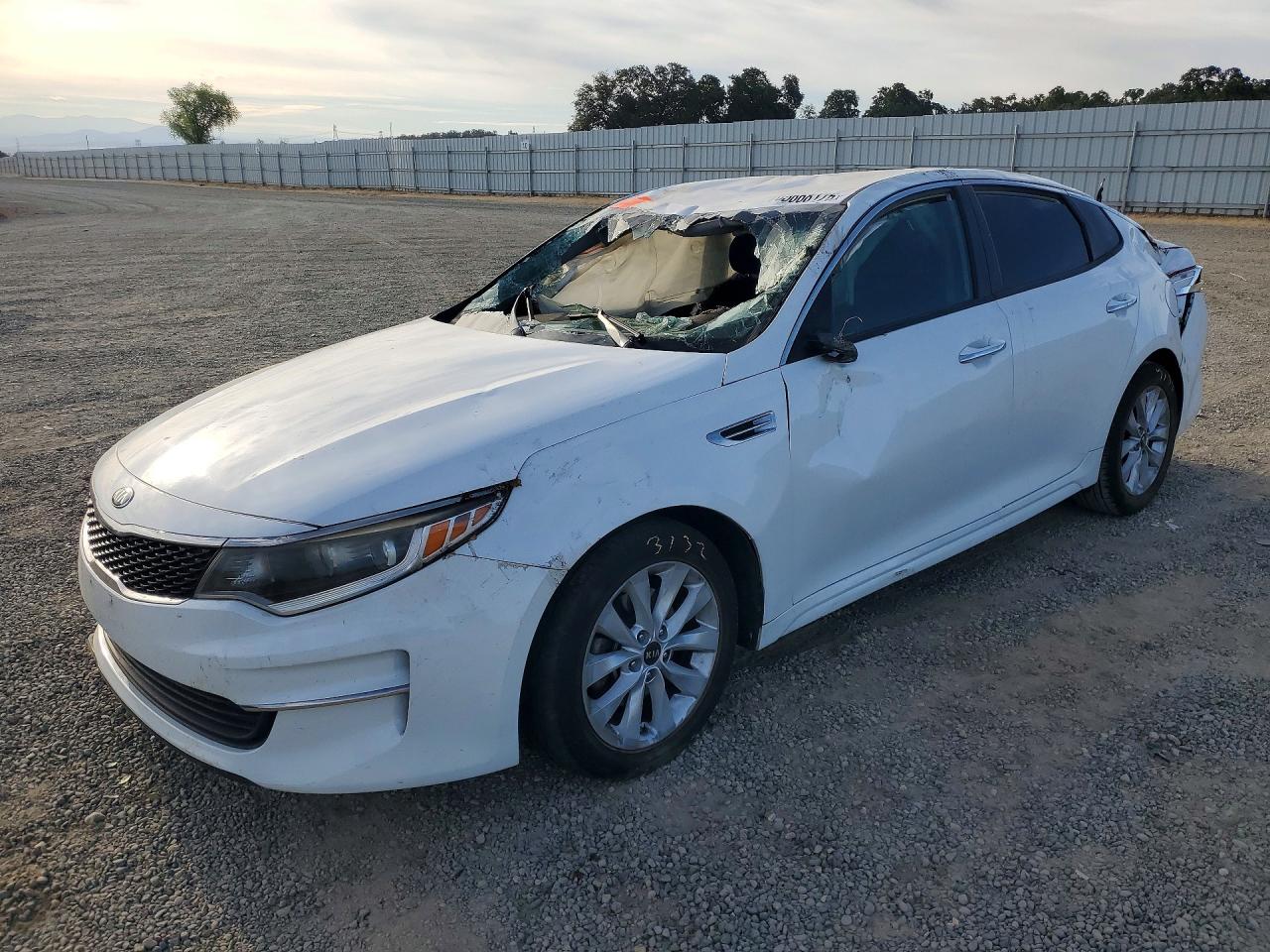 5XXGT4L33HG173217 · 2017 KIA OPTIMA