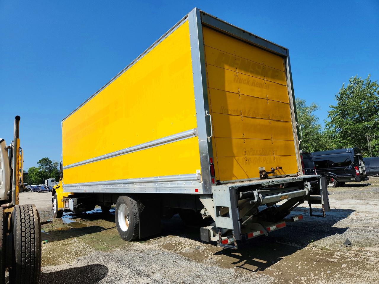 3ALACWFC8JDJH5069 · 2018 FREIGHTLINER M2 · 2/12