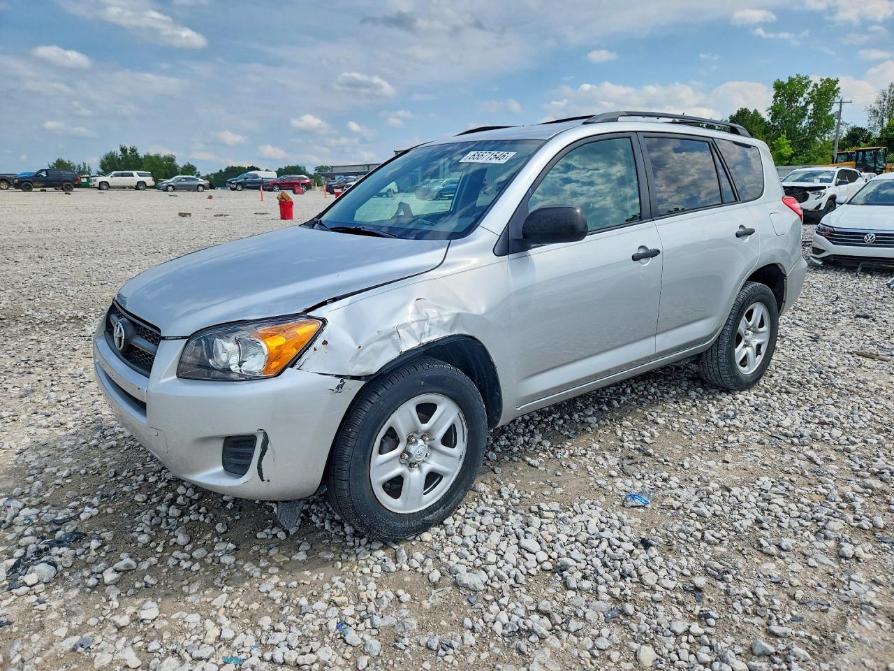 2T3BF4DV1BW175523 · 2011 TOYOTA RAV4