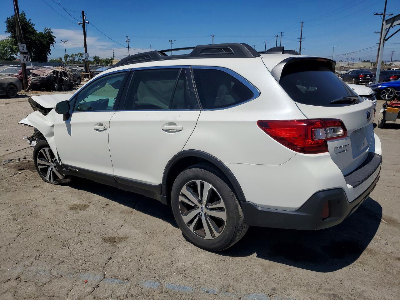 4S4BSANC7J3244252 · 2018 SUBARU OUTBACK · 2/13
