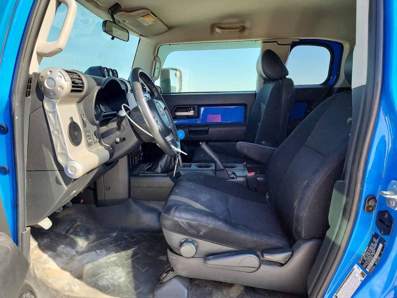 JTEBU11F970015835 · 2007 TOYOTA FJ CRUISER · 7/13
