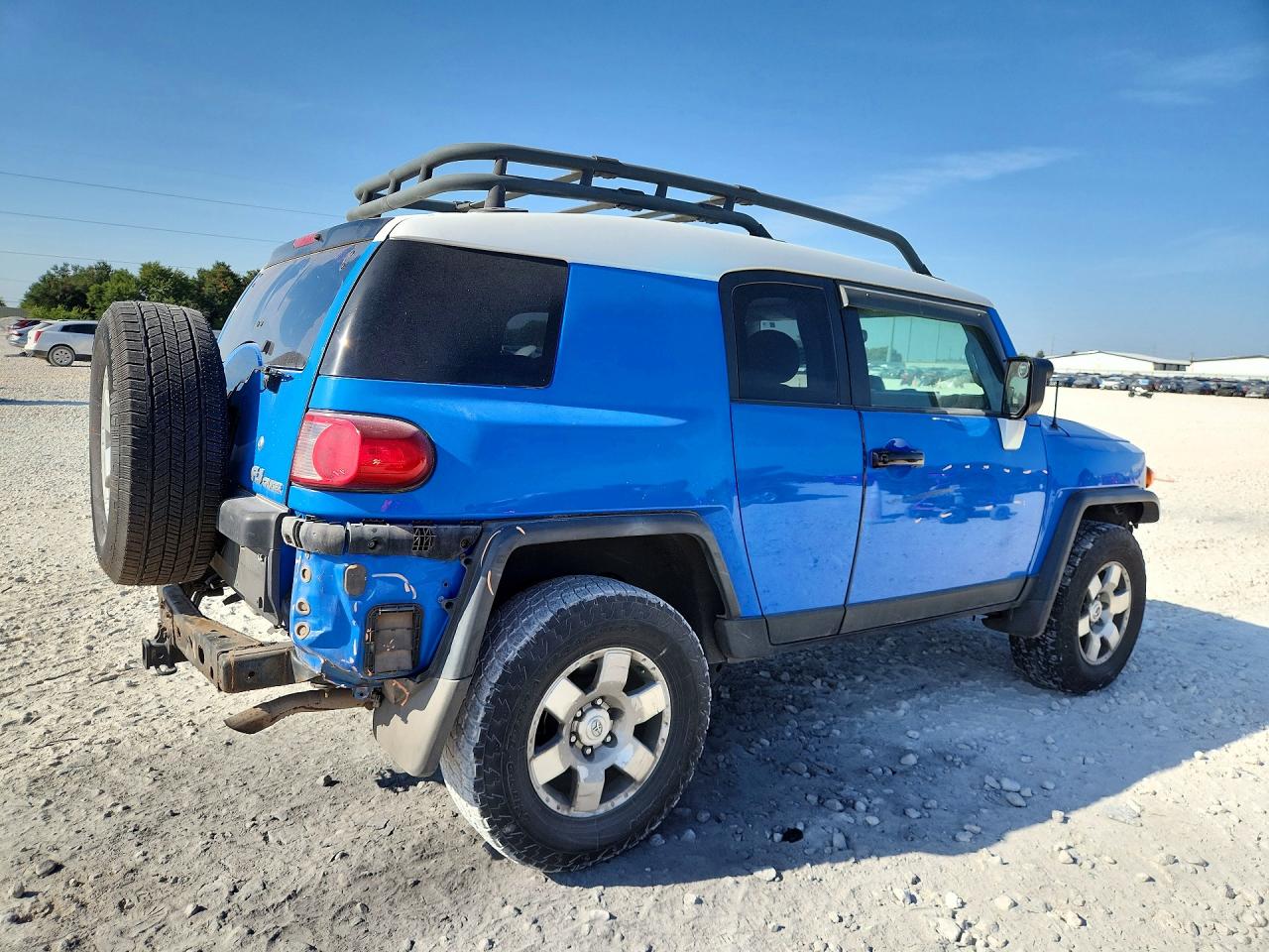 JTEBU11F970015835 · 2007 TOYOTA FJ CRUISER · 3/13