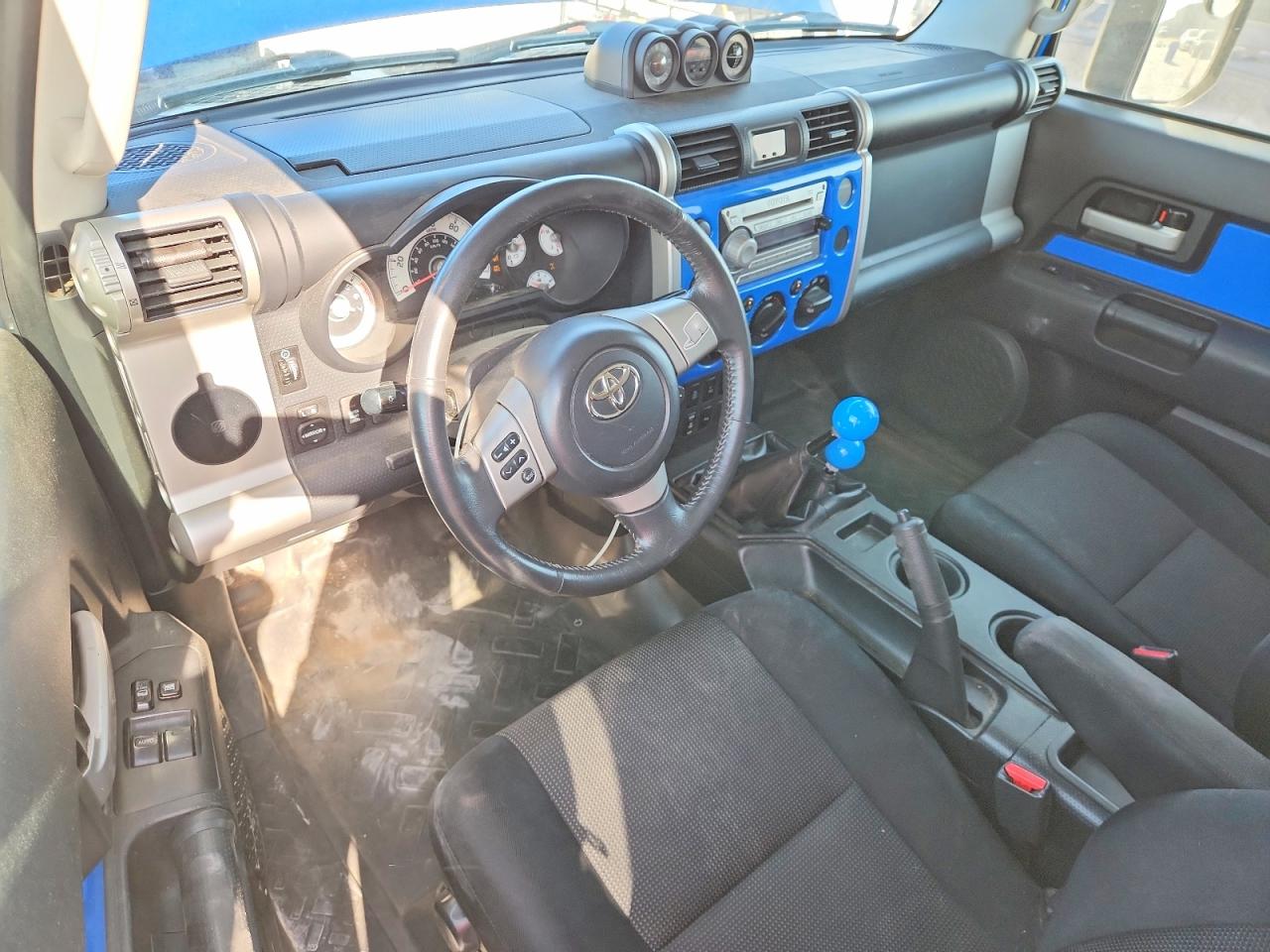 JTEBU11F970015835 · 2007 TOYOTA FJ CRUISER · 8/13