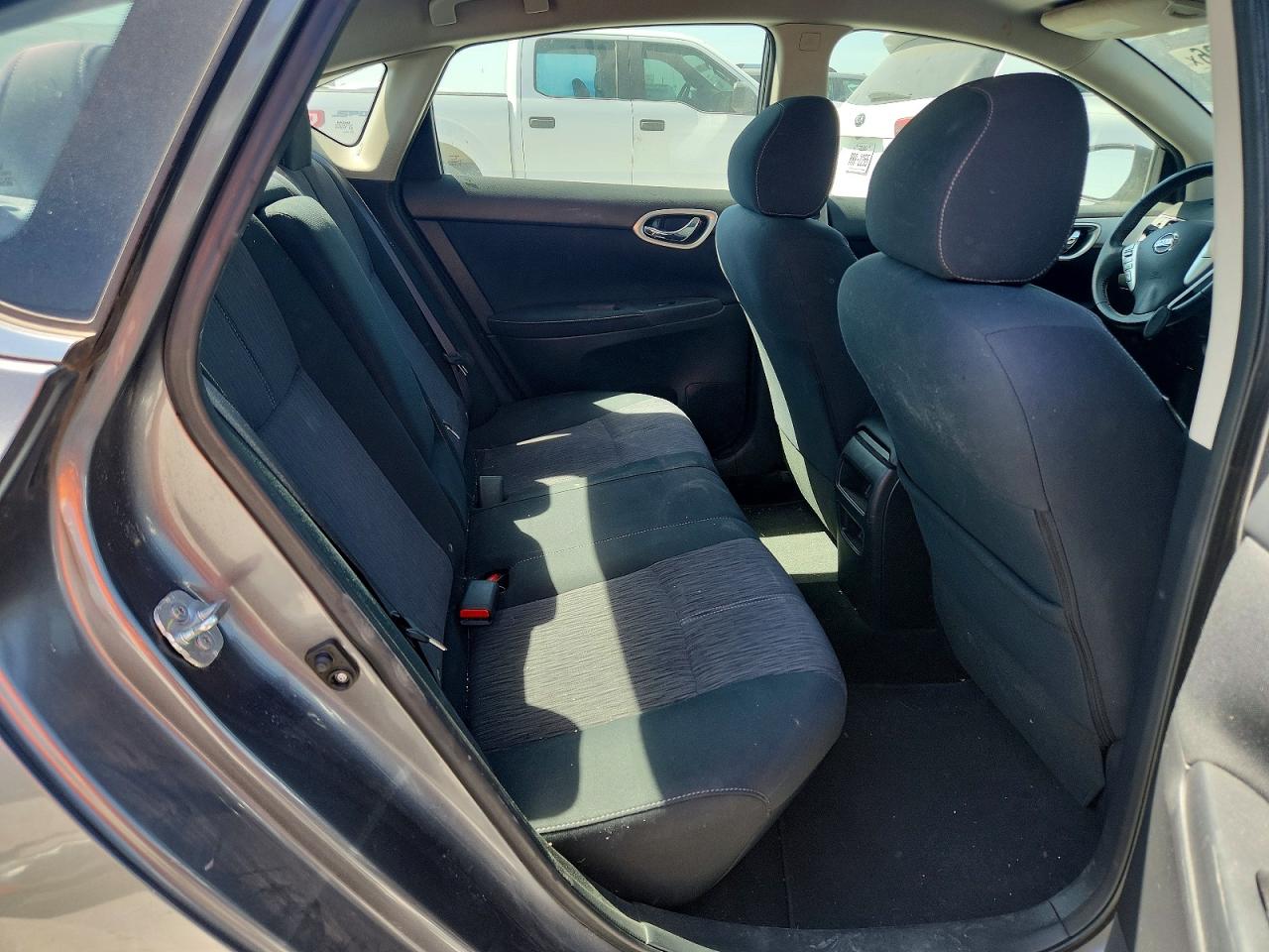 3N1AB7AP0FL666552 · 2015 NISSAN SENTRA · 10/13