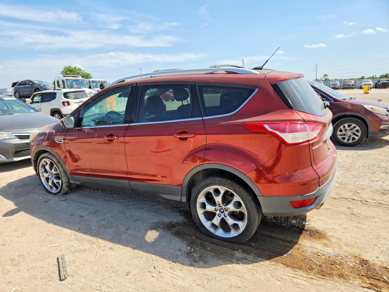 1FMCU0J97EUB97890 · 2014 FORD ESCAPE · 2/13