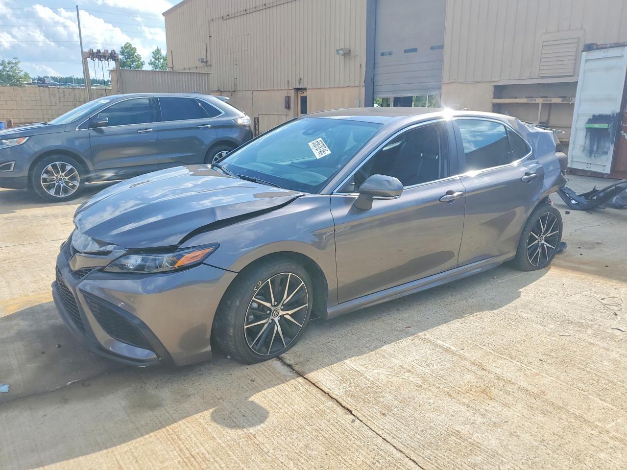 4T1G11AK5NU679132 · 2022 TOYOTA CAMRY