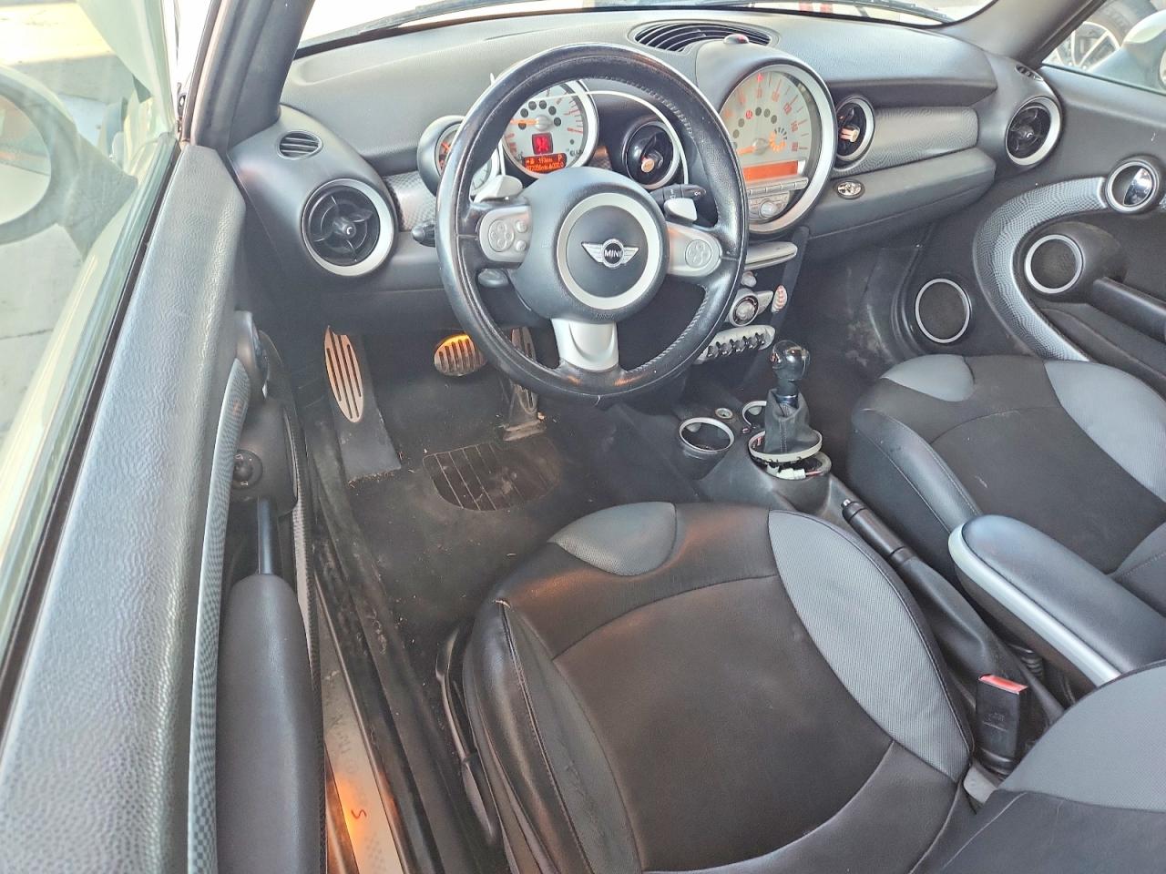 WMWMS3C50ATZ84848 · 2010 MINI COOPER · 8/12