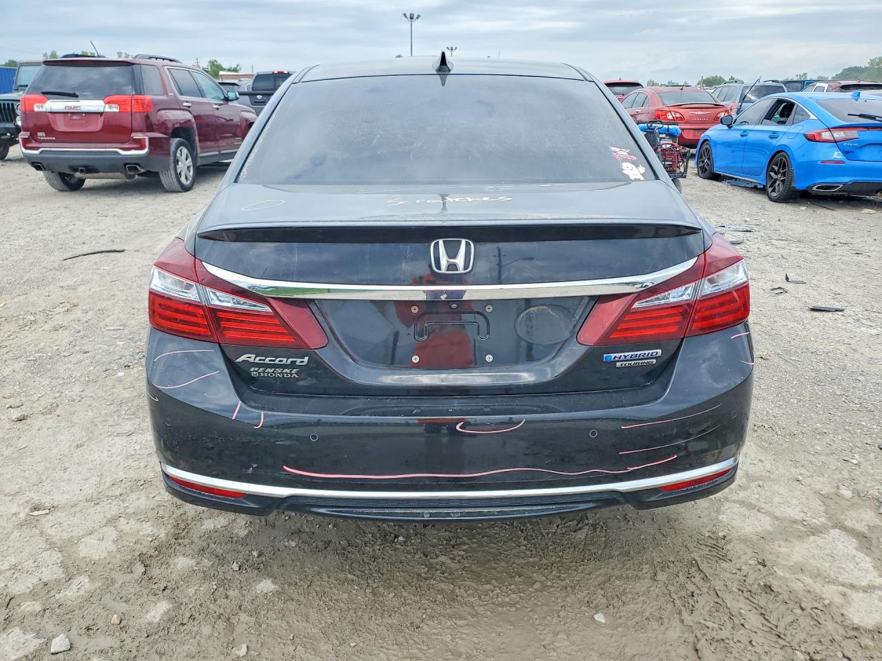 JHMCR6F73HC024179 · 2017 HONDA ACCORD · 6/13