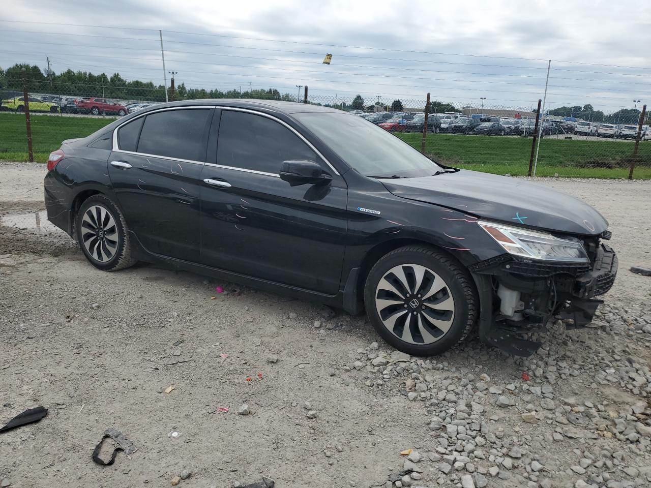 JHMCR6F73HC024179 · 2017 HONDA ACCORD · 4/13