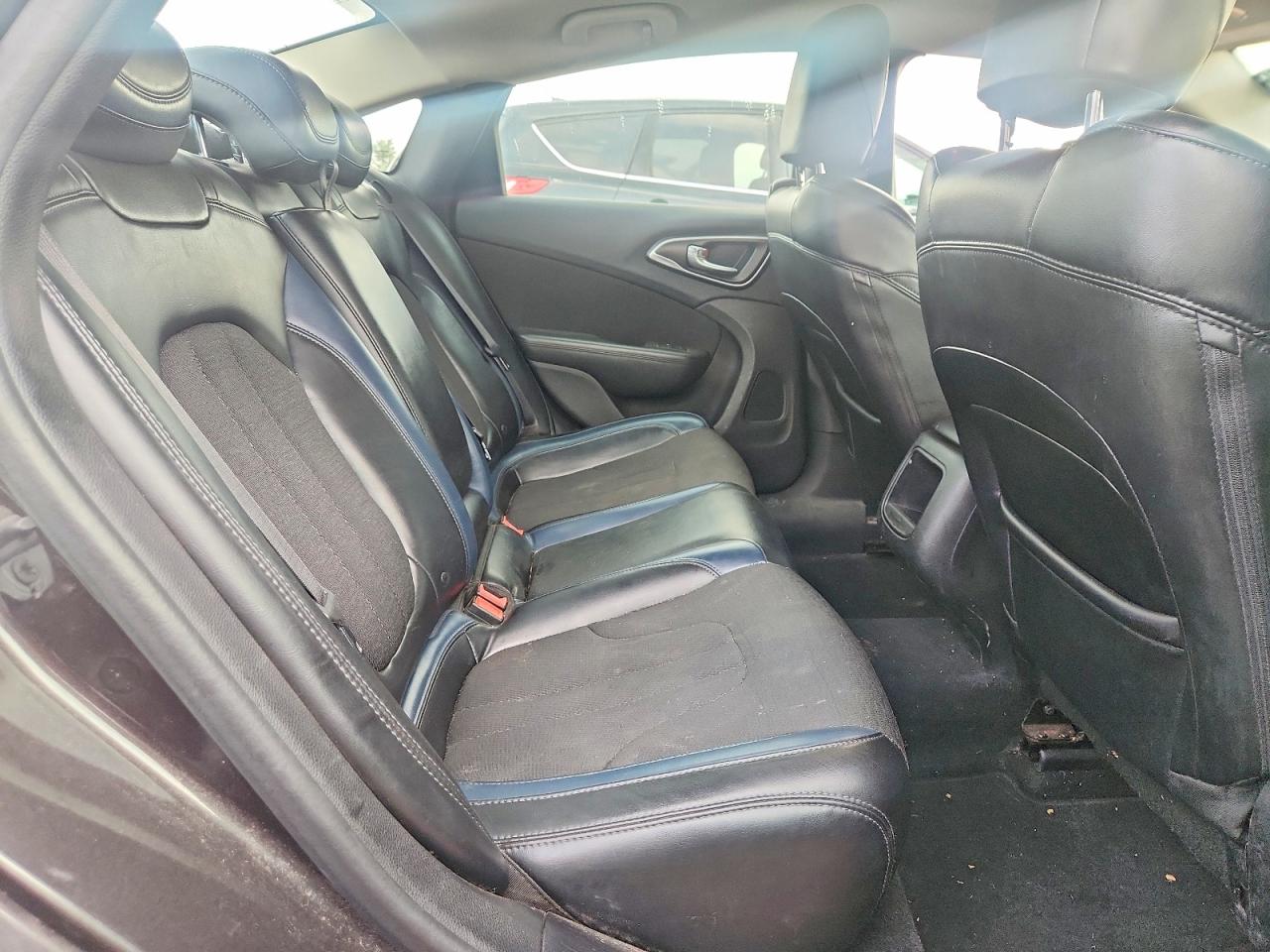 1C3CCCAB9GN127188 · 2016 CHRYSLER 200 · 10/12