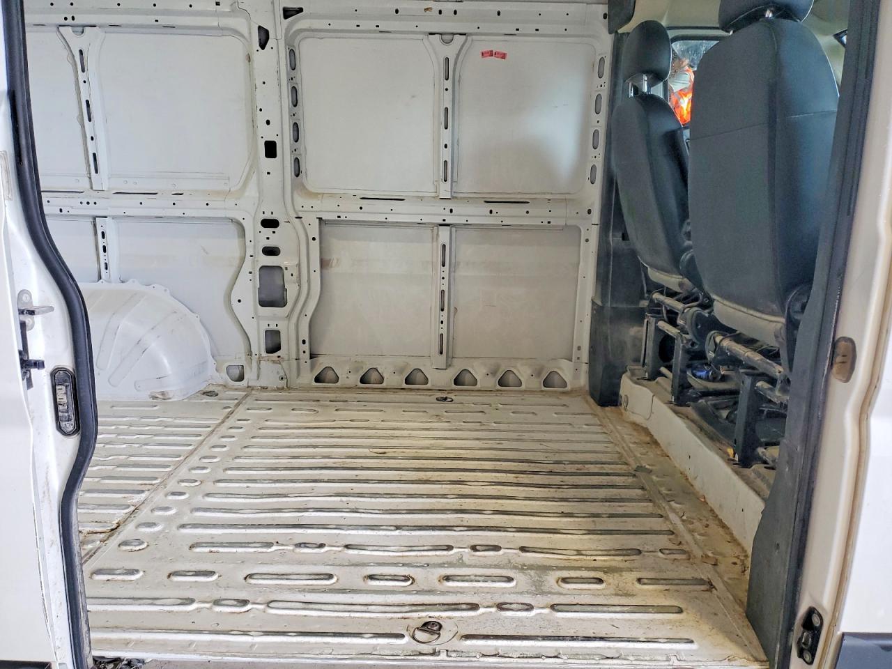 3C6LRVCG1SE513493 · 2025 RAM PROMASTER 2500 · 11/13