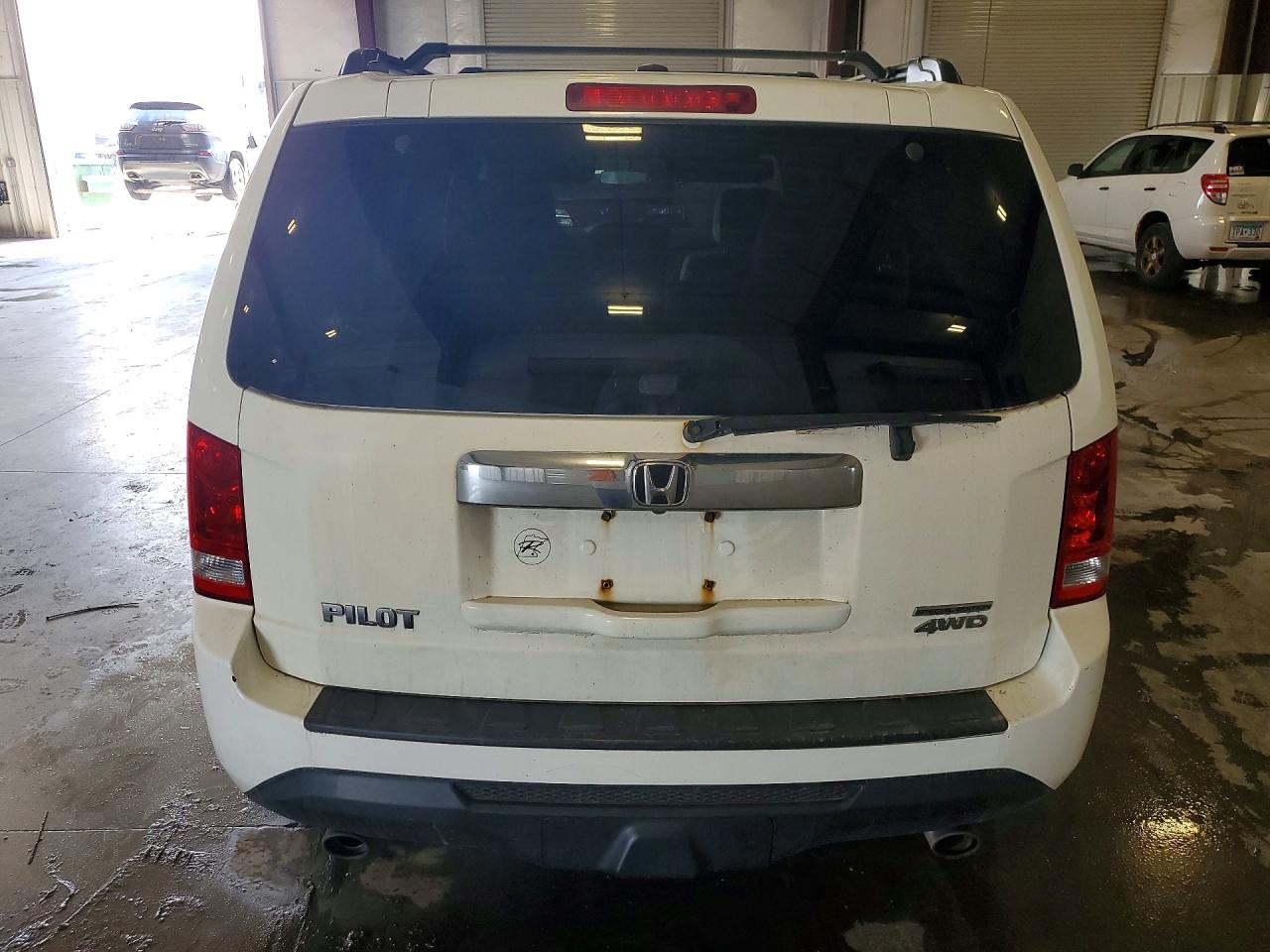 5FNYF4H32FB008022 · 2015 HONDA PILOT · 6/13