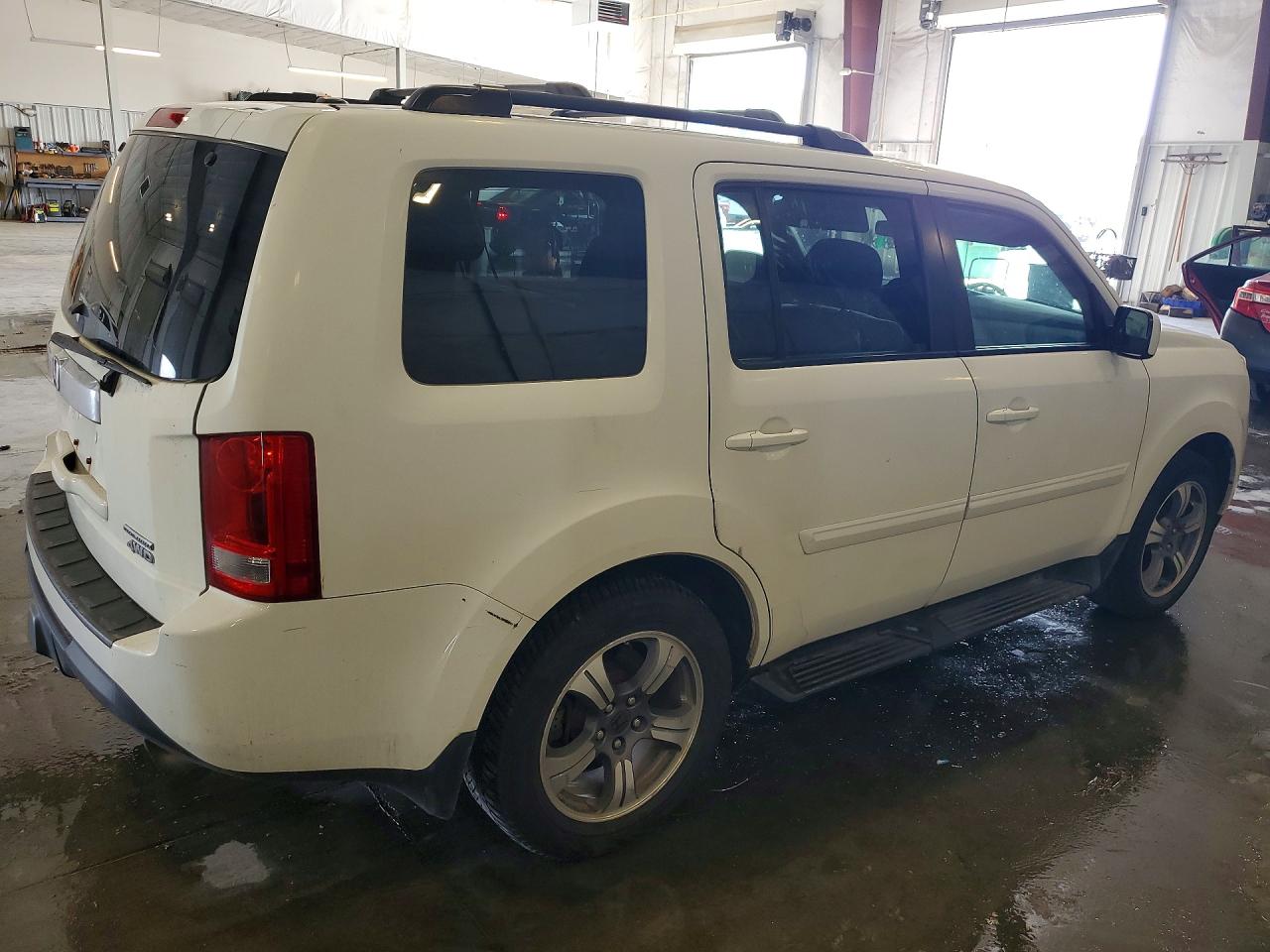 5FNYF4H32FB008022 · 2015 HONDA PILOT · 3/13