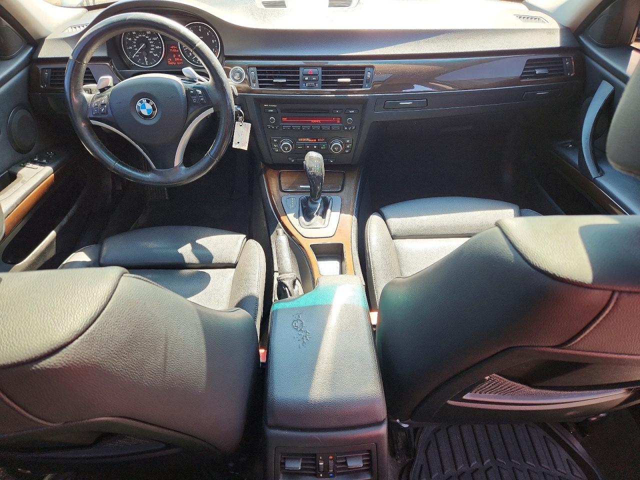WBAPH73539E128222 · 2009 BMW 328 · 8/12