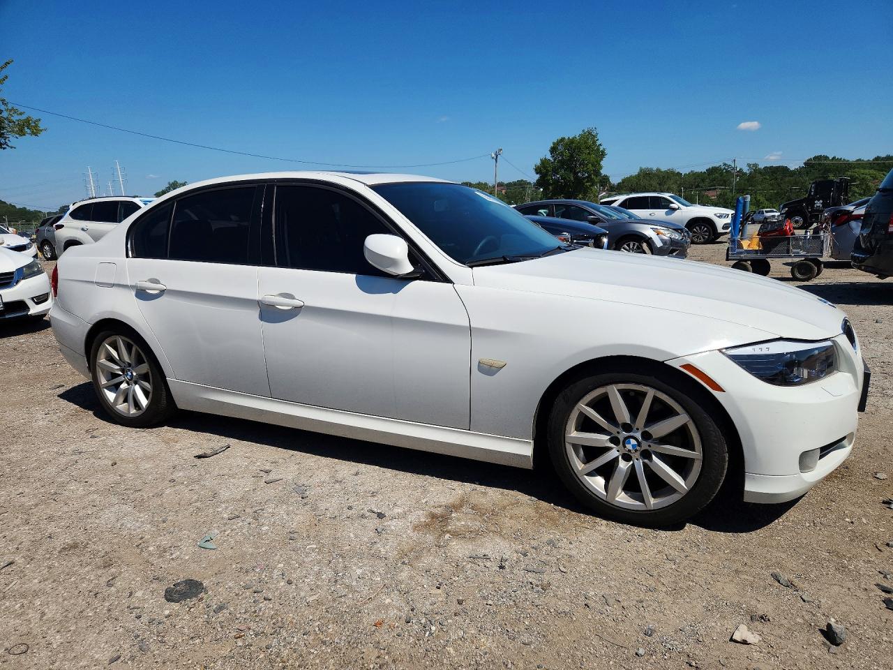 WBAPH73539E128222 · 2009 BMW 328 · 4/12