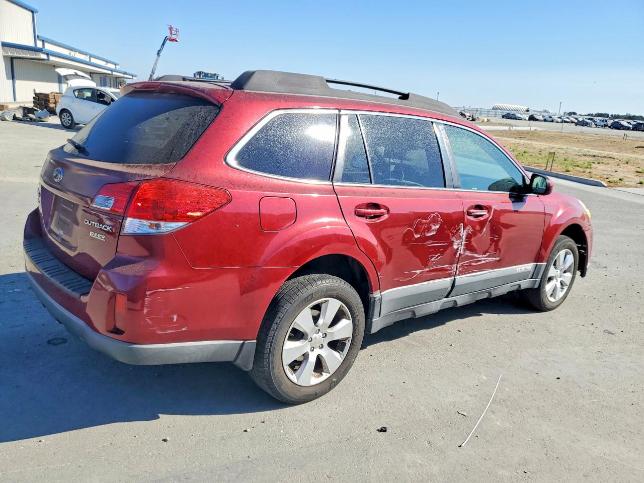 4S4BRBGC8B3370748 · 2011 SUBARU OUTBACK · 3/12