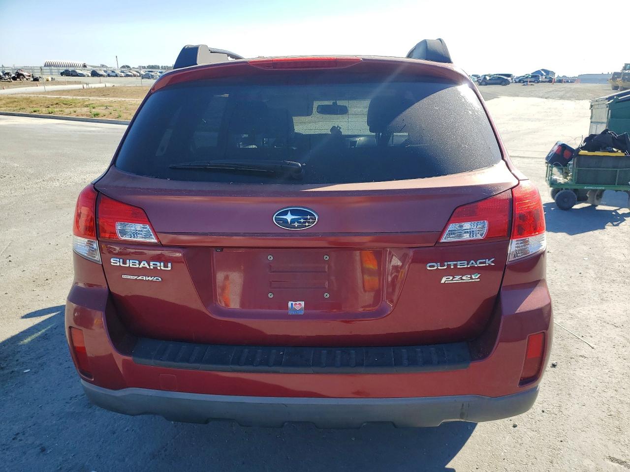 4S4BRBGC8B3370748 · 2011 SUBARU OUTBACK · 6/12