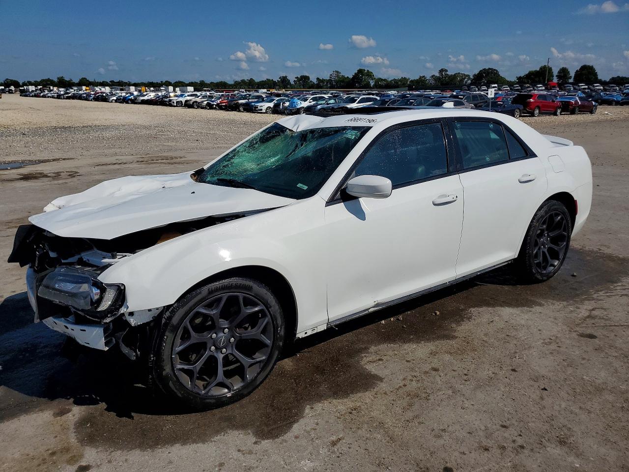 2C3CCABT7LH180826 · 2020 CHRYSLER 300