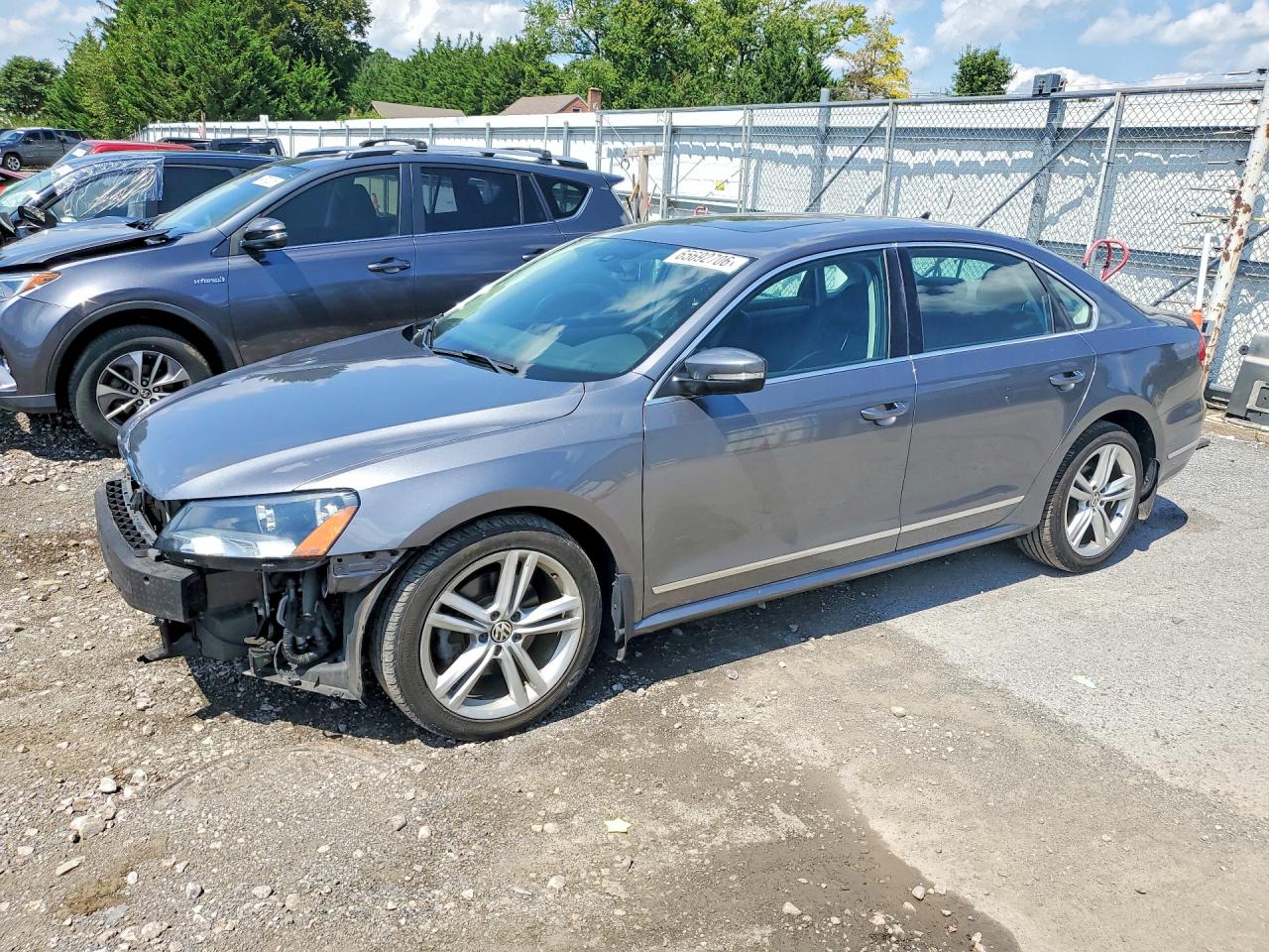 1VWBT7A30FC073293 · 2015 VOLKSWAGEN PASSAT