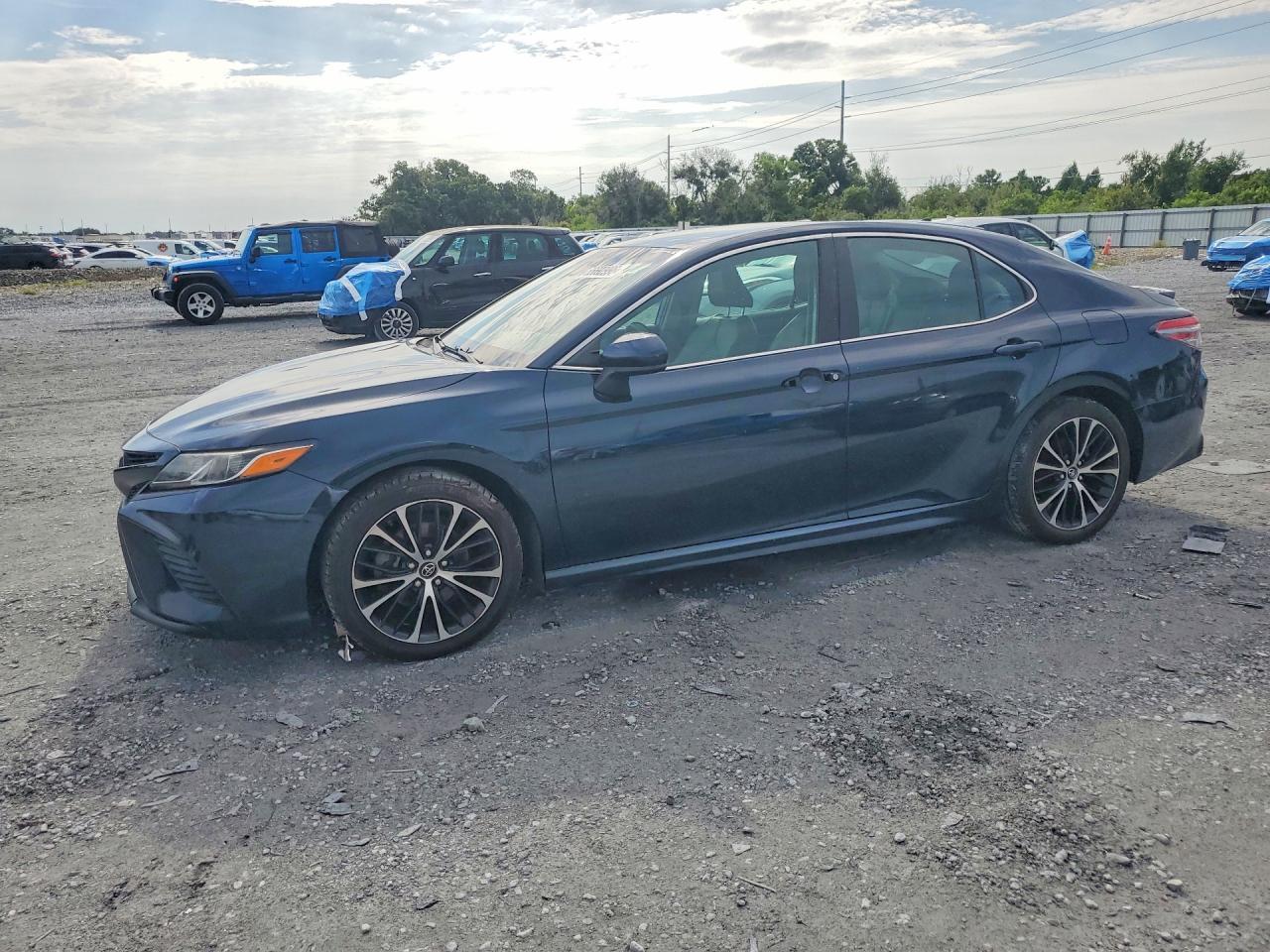 4T1B11HK1JU583282 · 2018 TOYOTA CAMRY