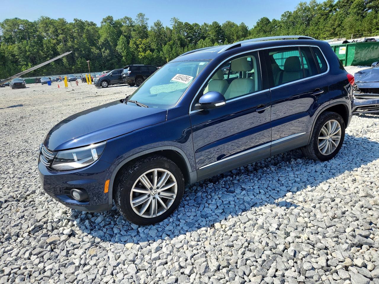 WVGAV7AX2FW592898 · 2015 VOLKSWAGEN TIGUAN