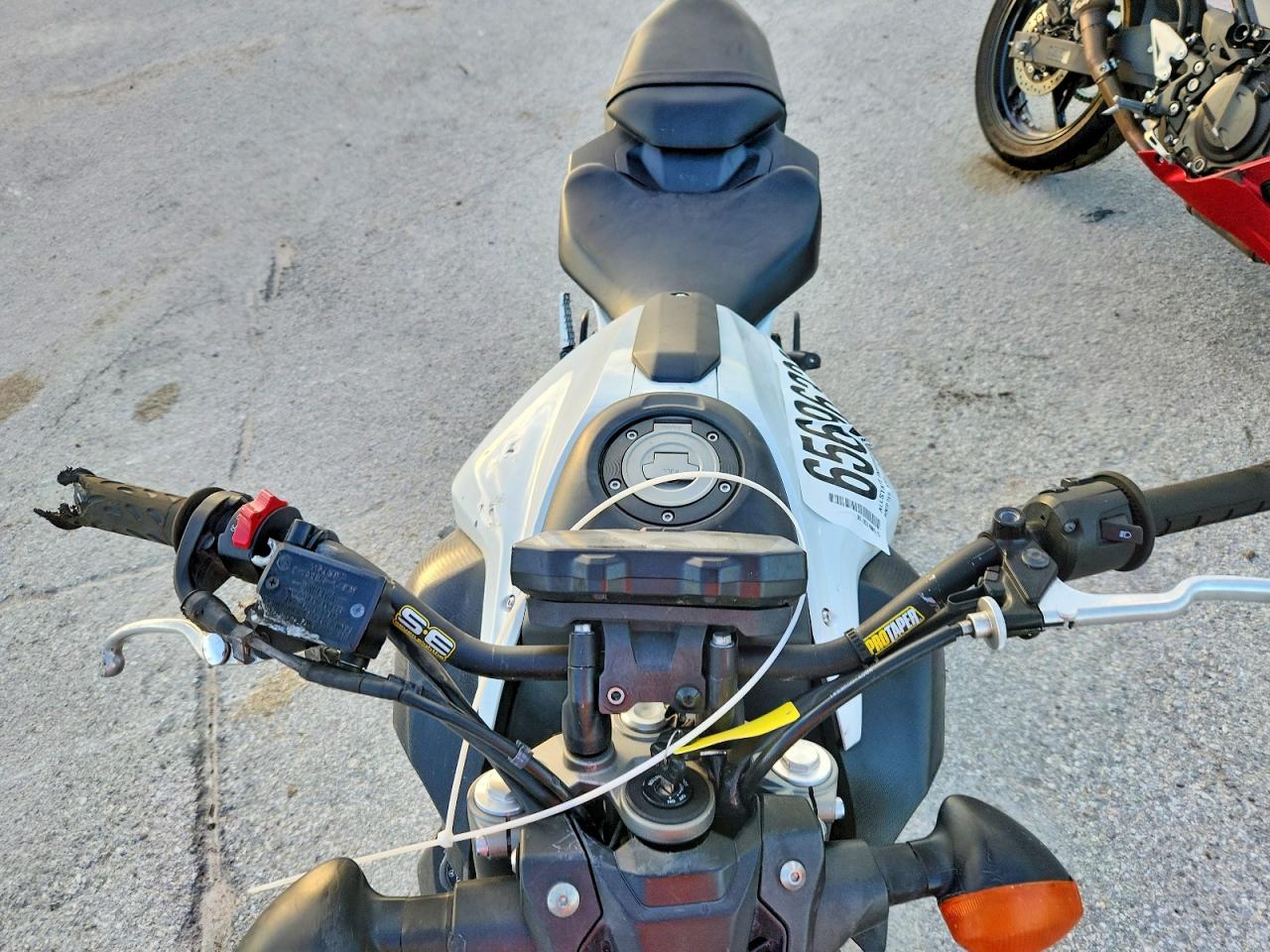 JYARM06E3FA000569 · 2015 YAMAHA FZ07 · 5/9