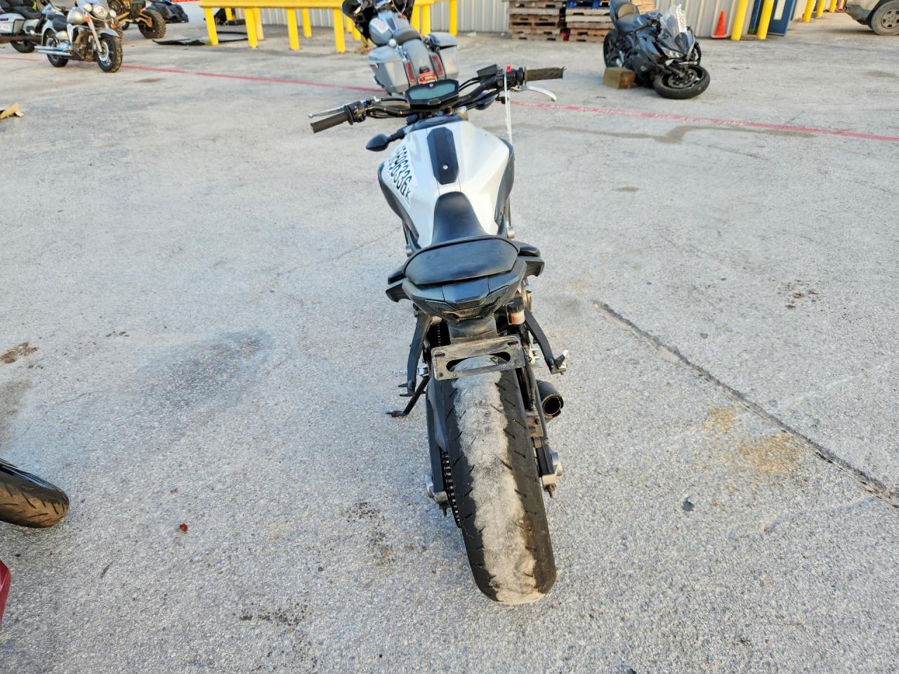 JYARM06E3FA000569 · 2015 YAMAHA FZ07 · 4/9
