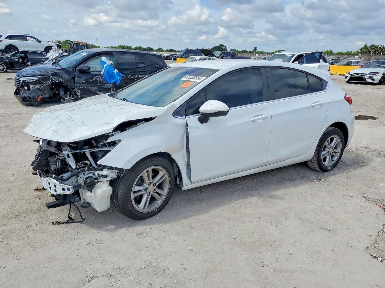 3G1BE6SM3JS605114 · 2018 CHEVROLET CRUZE