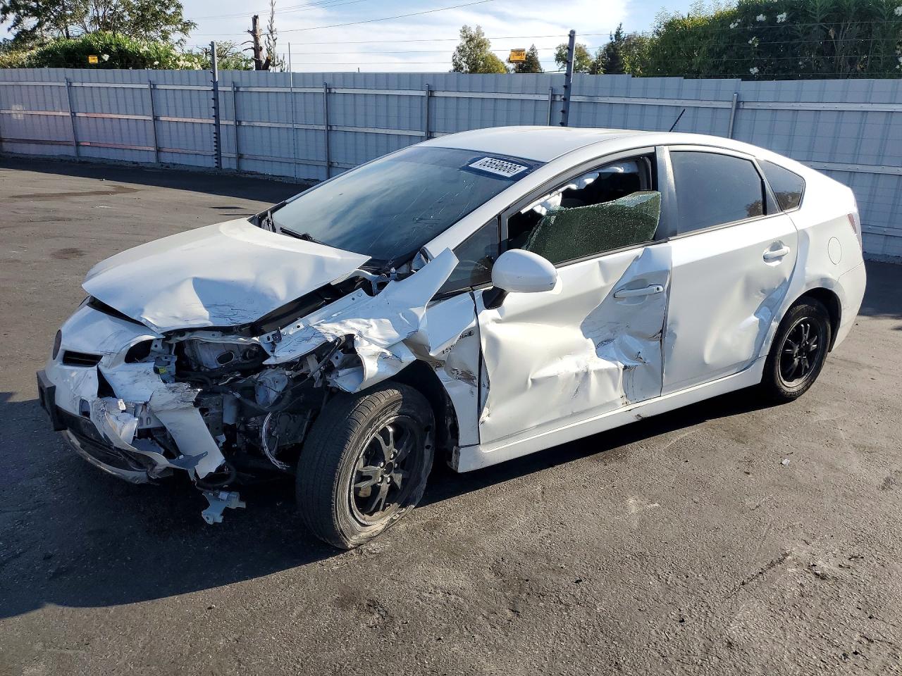 JTDKN3DU6F0456487 · 2015 TOYOTA PRIUS