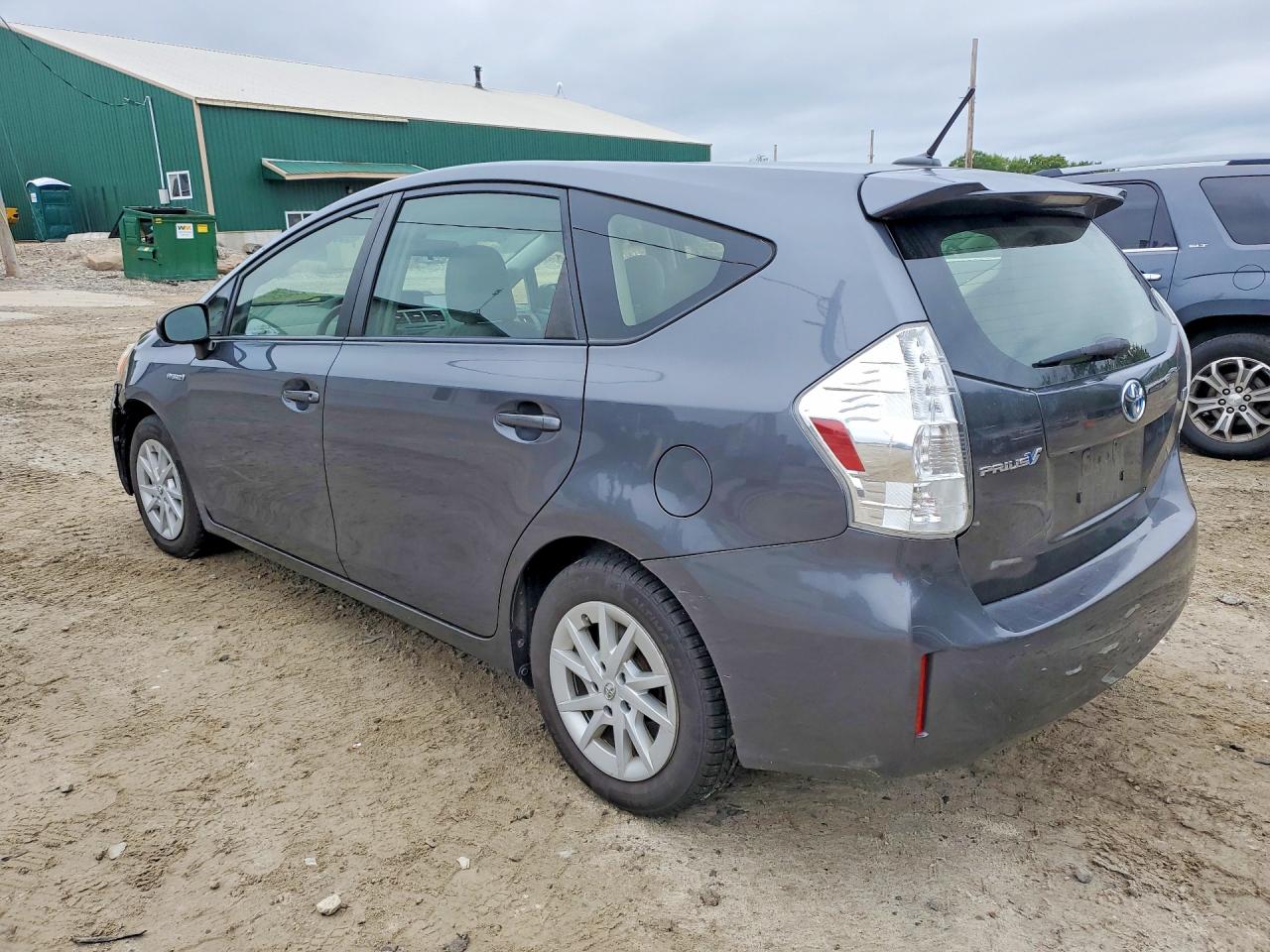 JTDZN3EU1C3124822 · 2012 TOYOTA PRIUS V · 2/12
