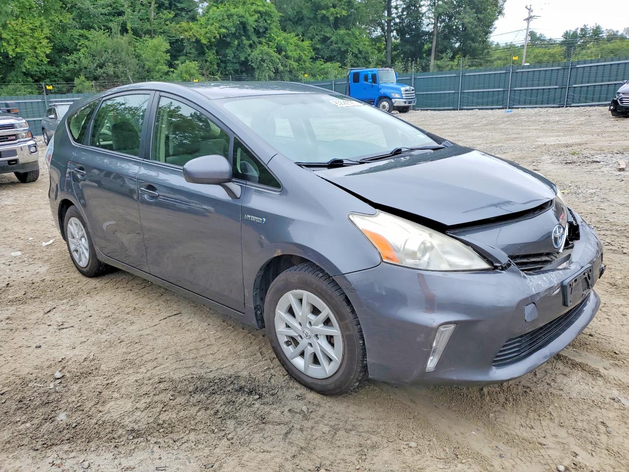 JTDZN3EU1C3124822 · 2012 TOYOTA PRIUS V · 4/12