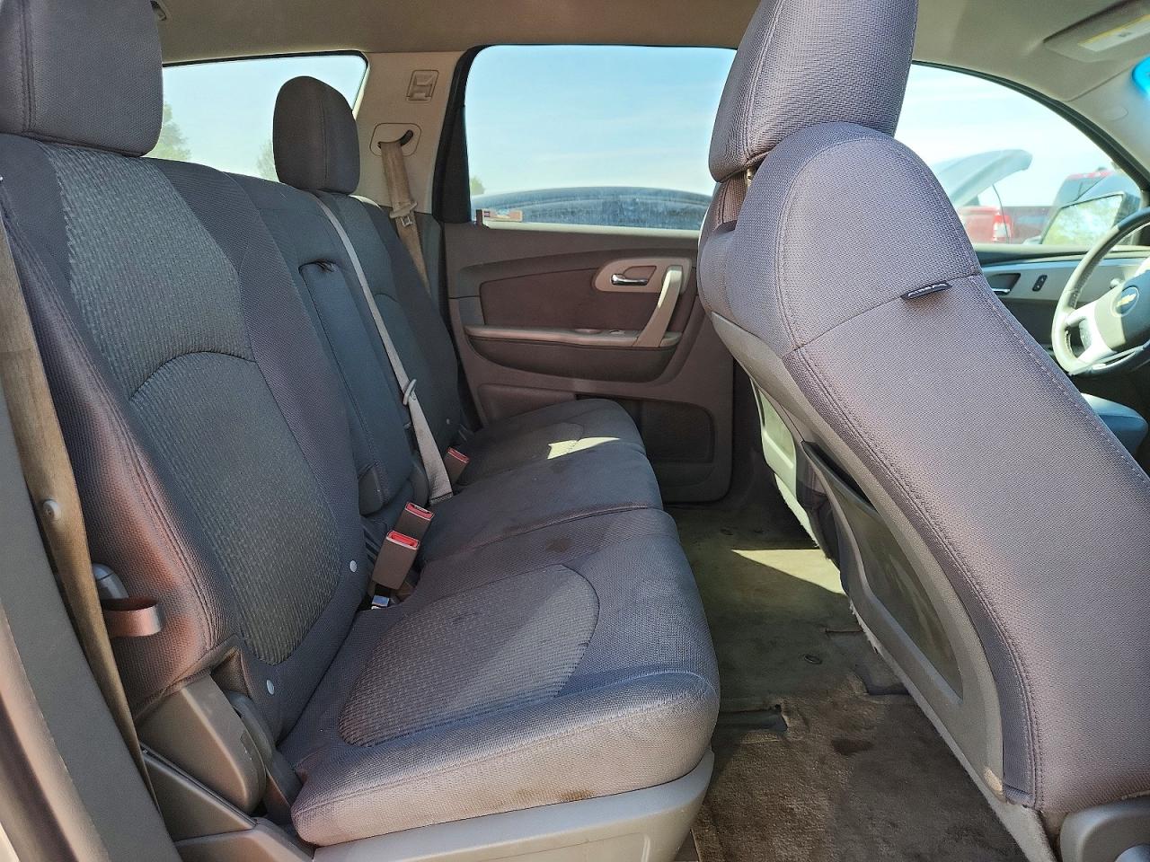 1GNKRFEDXCJ418715 · 2012 CHEVROLET TRAVERSE · 10/12