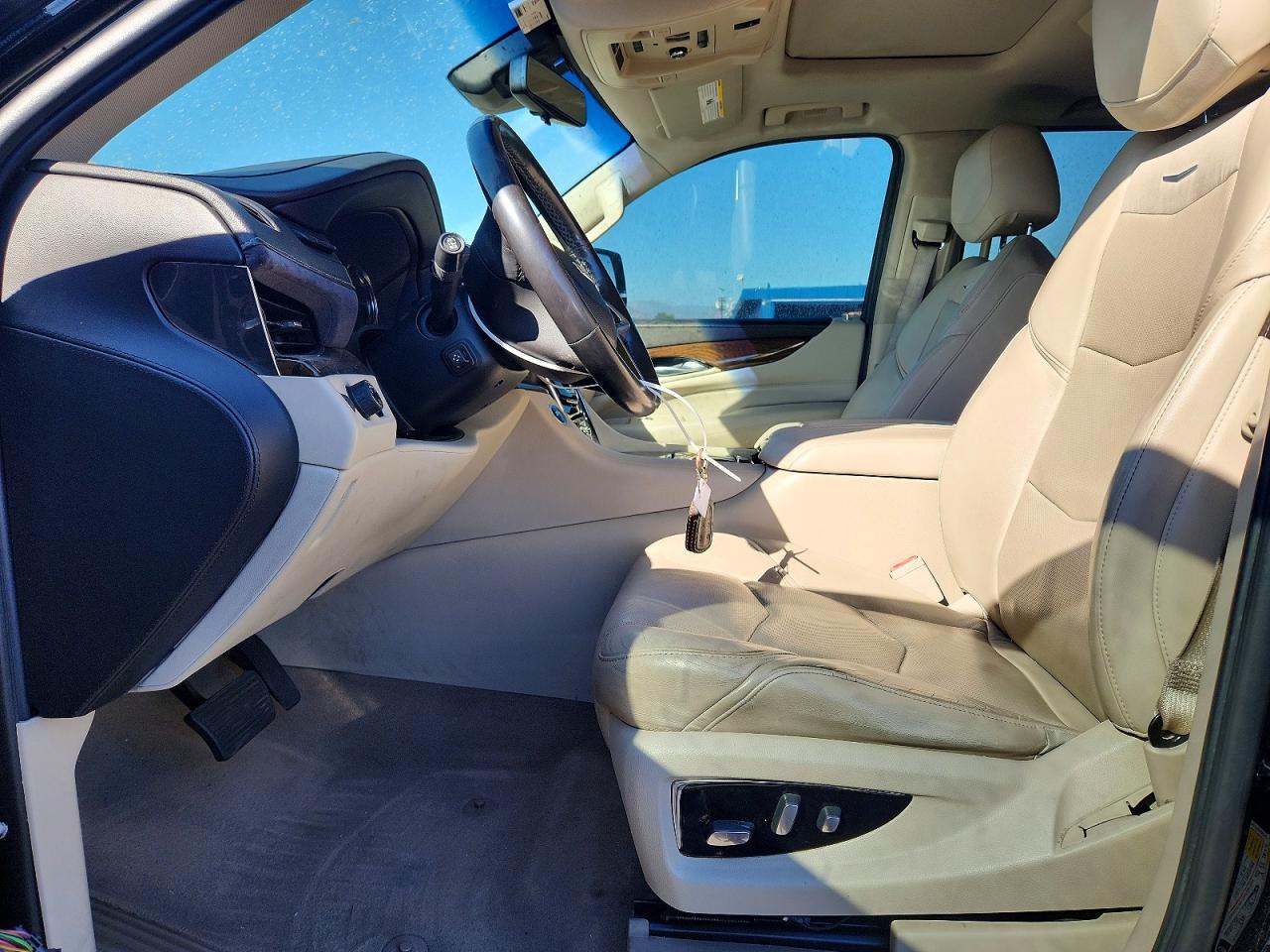 1GYS3JKJ5KR147208 · 2019 CADILLAC ESCALADE · 7/13