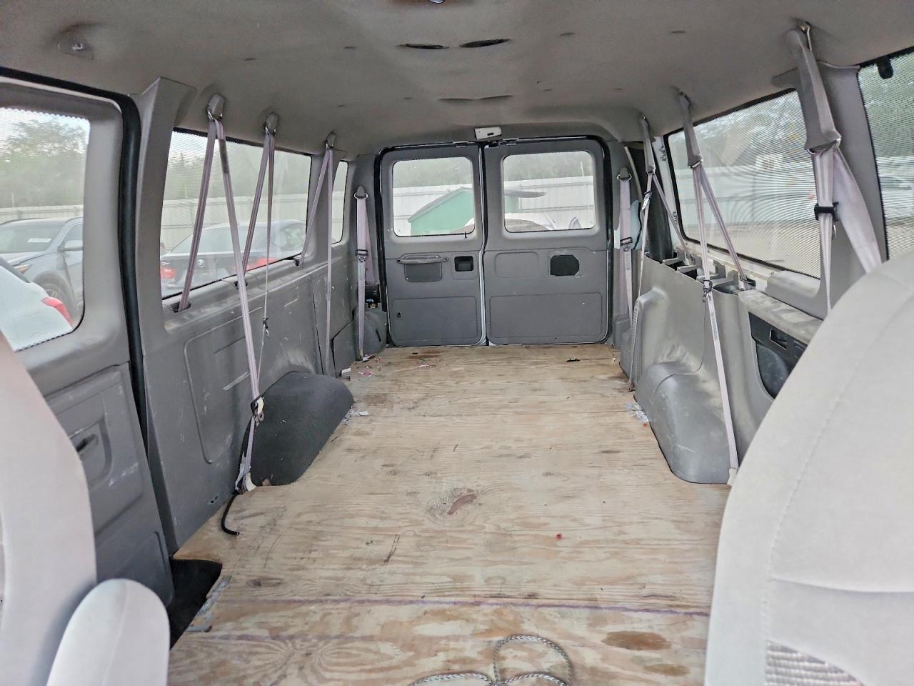 1FBSS31S8WHA80134 · 1998 FORD ECONOLINE · 10/13