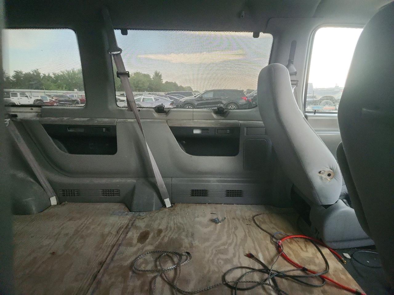 1FBSS31S8WHA80134 · 1998 FORD ECONOLINE · 11/13