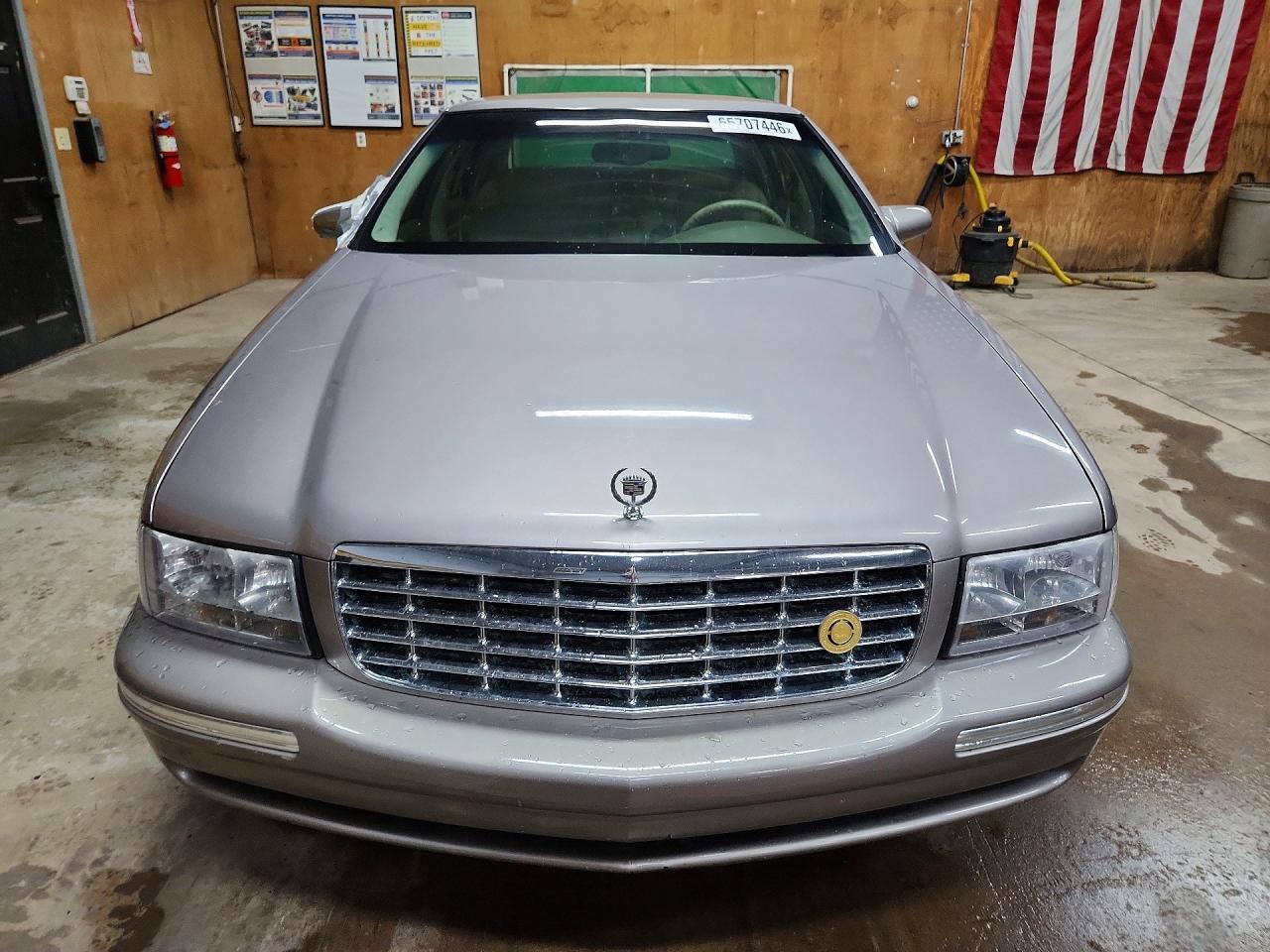 1G6KD54YXWU770396 · 1998 CADILLAC DEVILLE · 5/12
