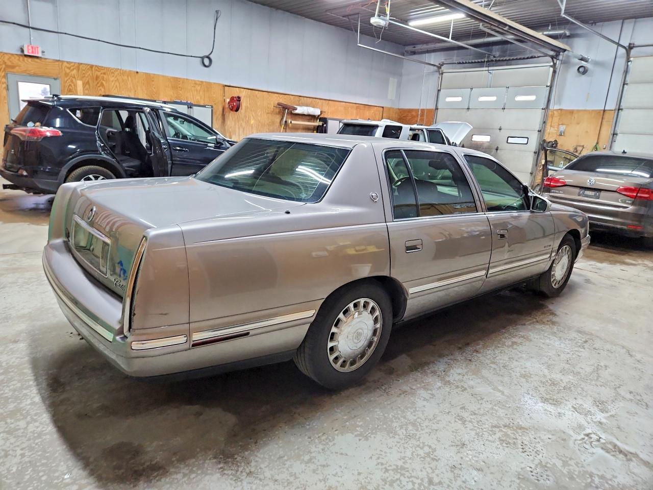 1G6KD54YXWU770396 · 1998 CADILLAC DEVILLE · 3/12