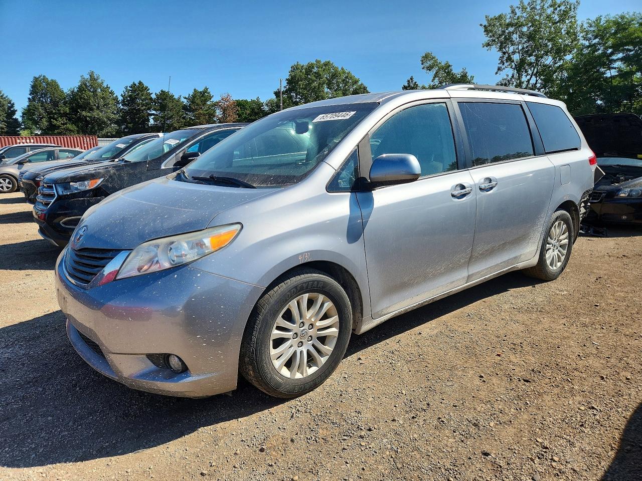 2014 TOYOTA SIENNA
