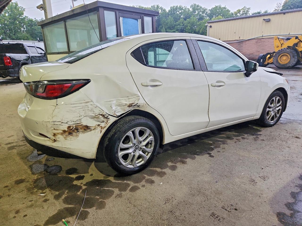 3MYDLBYV8JY321037 · 2018 TOYOTA YARIS IA · 3/12