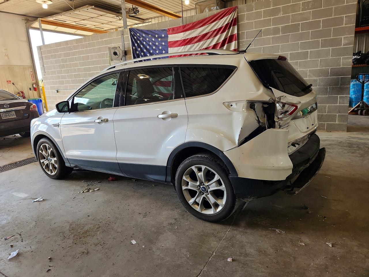 1FMCU0JX7EUC21524 · 2014 FORD ESCAPE · 2/12