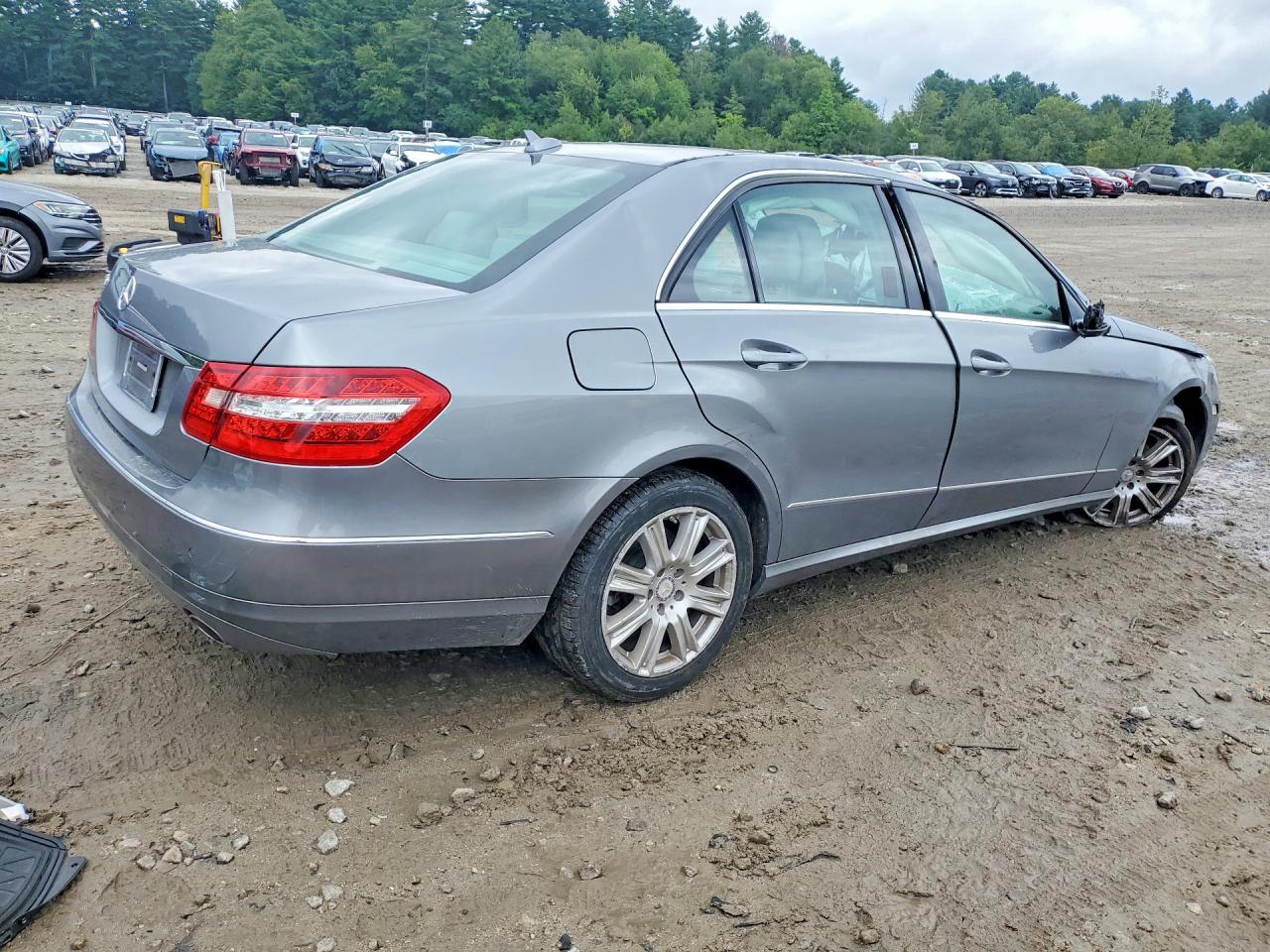 WDDHF5KB7CA532749 · 2012 MERCEDES-BENZ E · 3/13