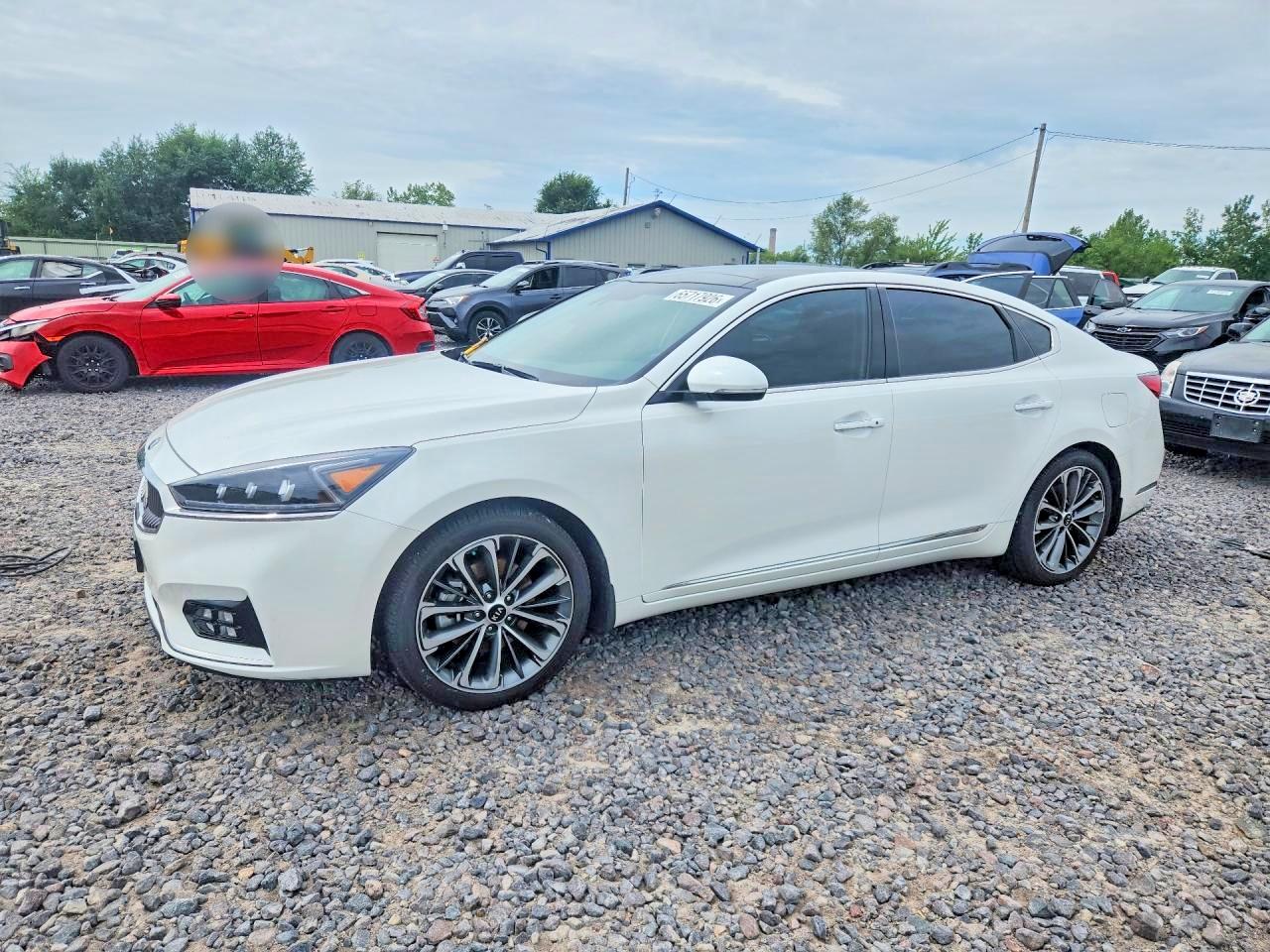 KNALC4J16K5171292 · 2019 KIA CADENZA